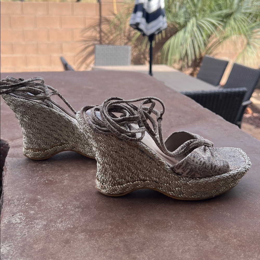 STUART WEITZMAN Jute Silver Snake Print Wrap Around Tie Wedges - Picture 6 of 10